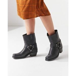 Frye 8R Harness Boot in Black Women’s Size 7.5